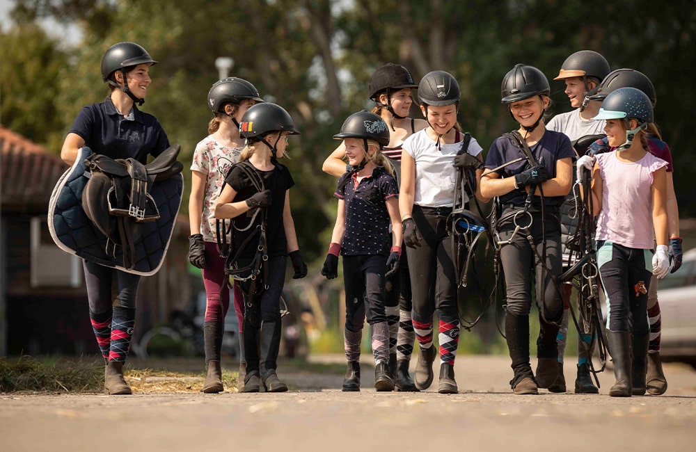 Reitschule-Klein-Berlin-Reitunterricht-Reiten-lernen-Reitstunde-Pferde-Kinderreiten-Ponyreiten-3-min